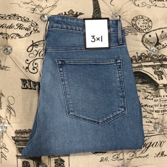 3x1 Cropped Frayed Detail Jeans - Picture 8 of 9